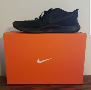 Nike Free 5.0- Barefoot Ride- Like New!!